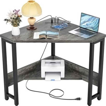 Photo of small L shaped/corner desk (M32) #2