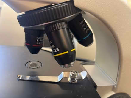 Photo of free 25 compound microscopes (Prospect Heights) #3