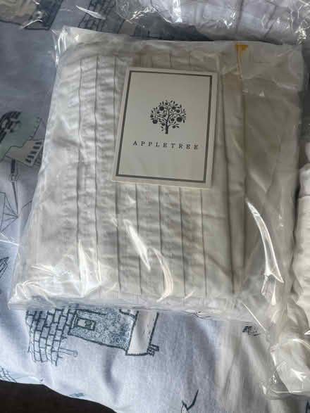 Photo of free 4 sets duvet double inc pillowcase (Teignmouth TQ14) #1