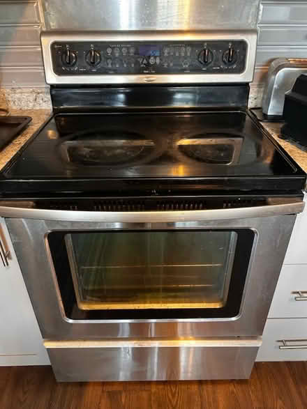 Photo of free Stove and Fridge (Near Northlake Mall) #1