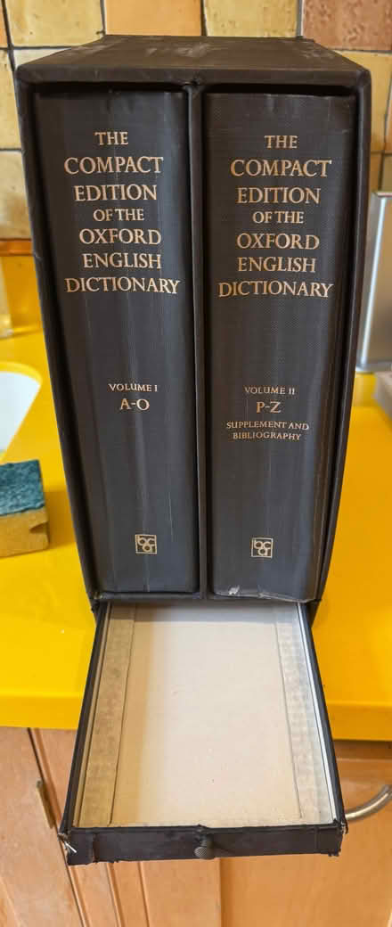 Photo of free Compact Edition the Oxford Dictionary + magnifying glass (Notting Hill Gate W11) #2