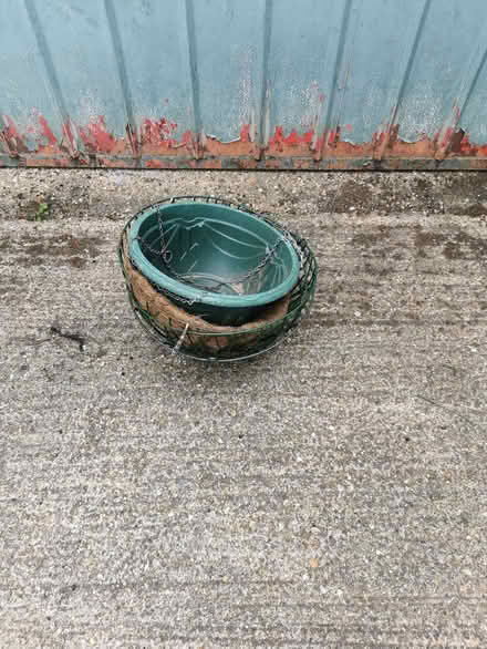Photo of free Hanging baskets (Brickhill MK41) #1