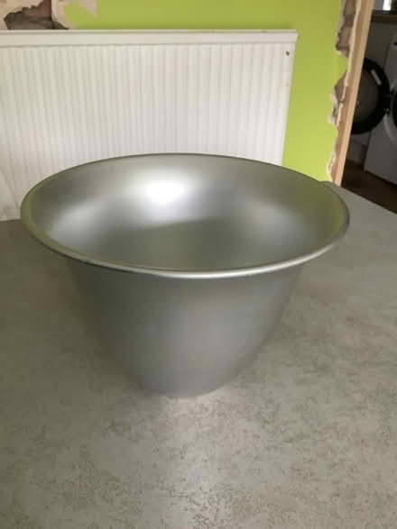 Photo of free 8” tiffin tin (Chorley SK9) #1