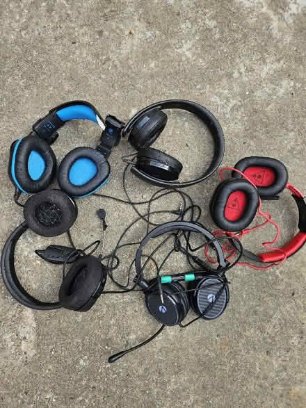 Photo of free Broken head sets (Welling DA15) #1