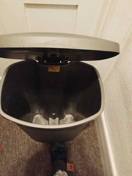 Photo of free Large pedal dustbin (N10) (Muswell Hill N10) #1