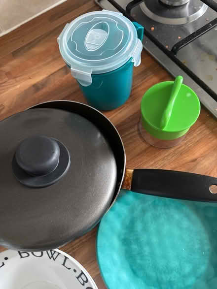 Photo of free Mix kitchen items (EH4) #4