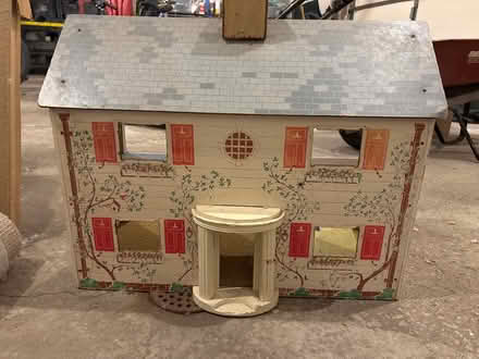Photo of free Old dollhouse (Deephaven) #2