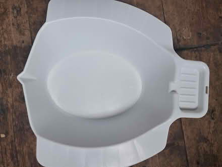 Photo of free Washing tray for commode (Holloway road N4) #1