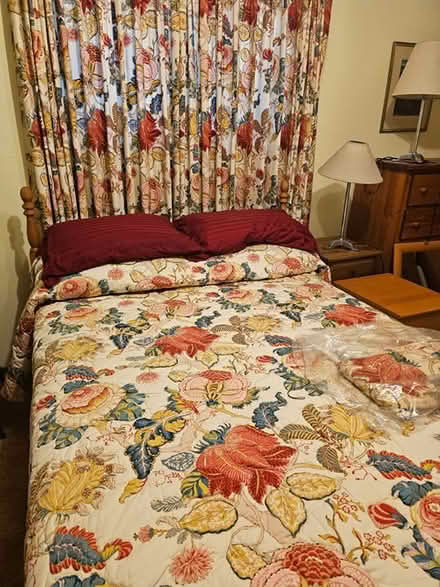 Photo of free Beautiful full bed room set (In lake City near 33rd Ave NE) #1