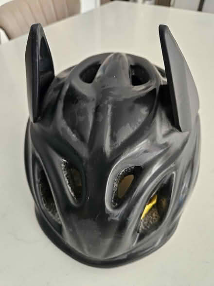 Photo of free Child’s Batman cycle helmet (GU14) #1