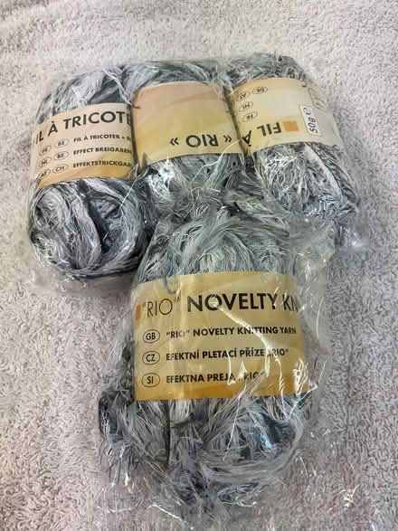 Photo of free Rio Novelty Knitting Yarn or Eyelash Yarn (Quernmore LA1) #1