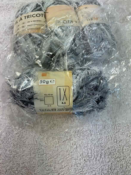 Photo of free Rio Novelty Knitting Yarn or Eyelash Yarn (Quernmore LA1) #3