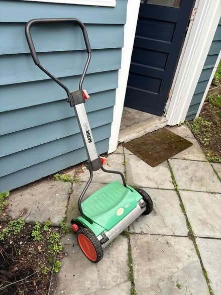 Photo of free Push Lawn Mower (59 Larchwood Dr Cambridge MA) #1