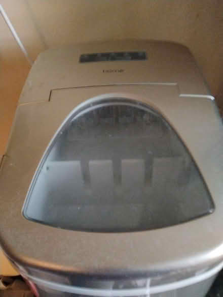 Photo of free Broken ice maker (Morningside Heights/Harlem) #1