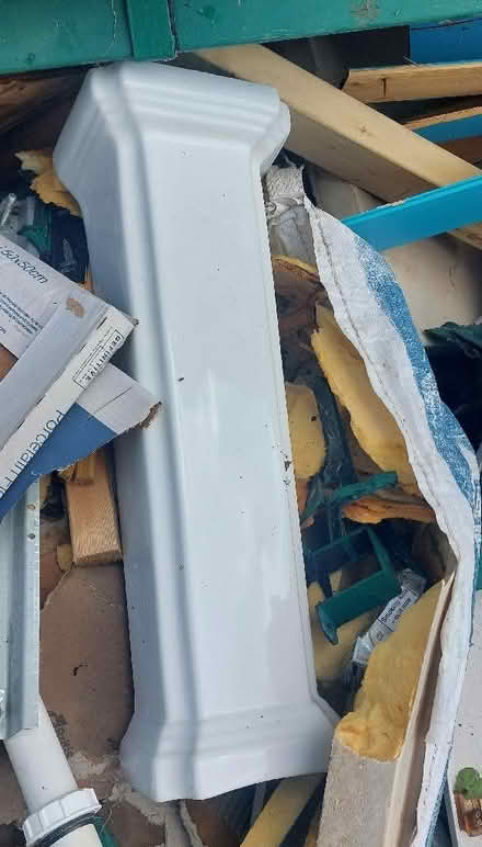 Photo of free Toilet, sink and taps (Penrhyndeudraeth LL48) #2