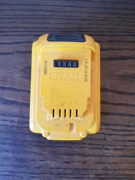 Photo of free DeWalt 18v battery - parts only (BA1) #3