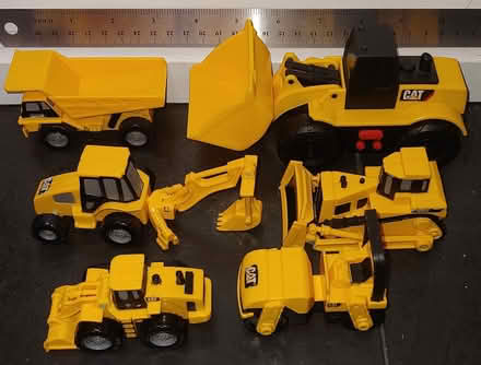 Photo of free Construction Toys & Blanket (94087) #1