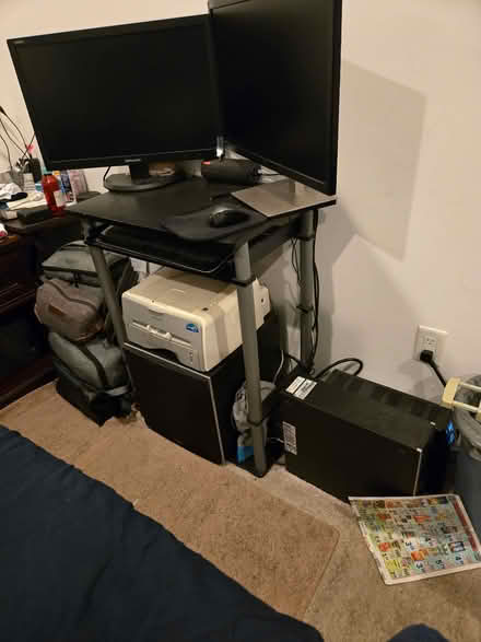 Photo of free furnitures (2574 sw 81st terrace) #2