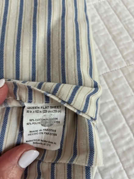 Photo of free Queen sheet + 2 pillowcases (Vienna community center) #2