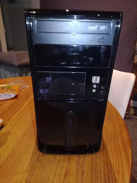 Photo of free Windows 10 Desktop Computer (Walton on the Hill L4) #1