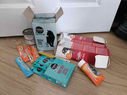 Photo of free Cat food and vitamin paste (Se1 8qt) #1