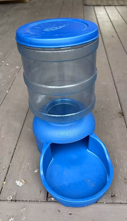 Photo of free cat food dispenser & litter box (Watertown) #2
