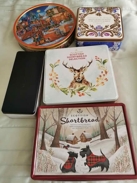 Photo of free 5 Pretty Tins (Brandwood End B14) #1