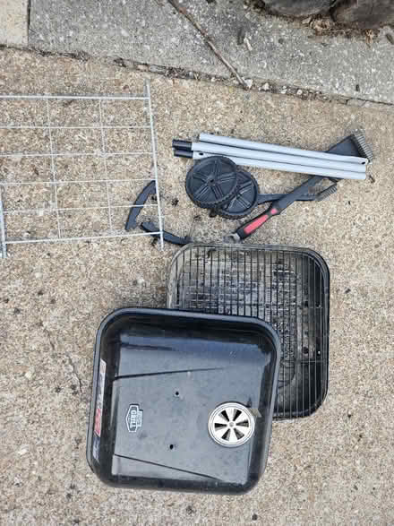Photo of free Square grill (63114) #2