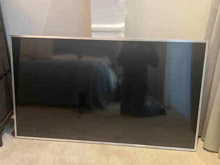 Photo of free 49" Samsung TV - Excellent condition (West Kensington W14) #3