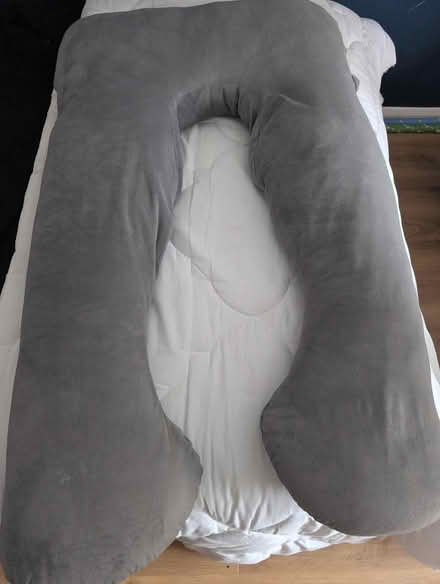 Photo of free Pregnancy pillow (CM18) #1