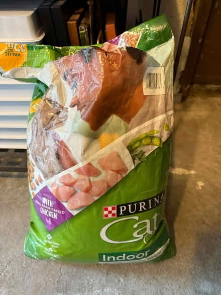 Photo of free Cat food (Glenolden, PA) #1