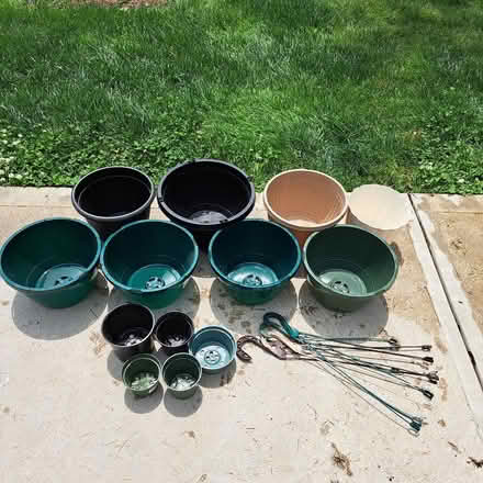Photo of free PLASTIC FLOWER POTS- various sizes (Allison Park-- Hampton) #1