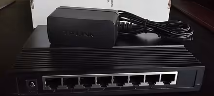 Photo of free TP-Link 8-port switch (Raritan Township/Ringoes) #1