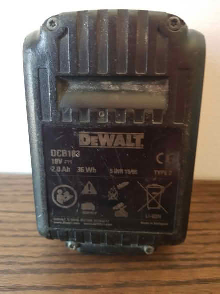 Photo of free DeWalt 18v battery - parts only (BA1) #4