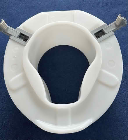 Photo of free Raised toilet seat (Chigwell IG7) #1
