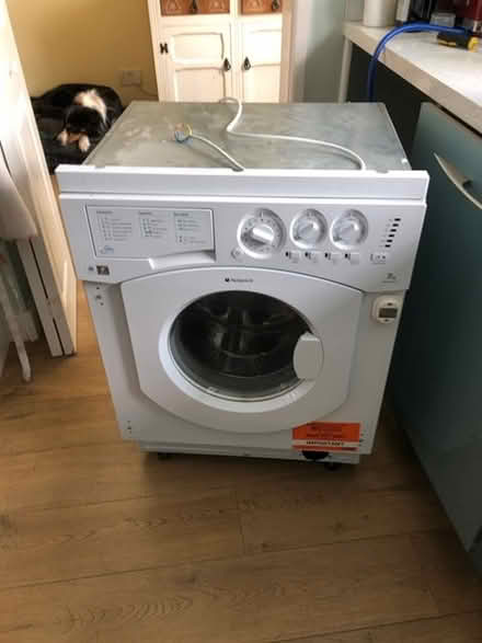 Photo of free Hotpoint washing machine. Broken (sounds like a bearing) (Eynsham OX29) #1