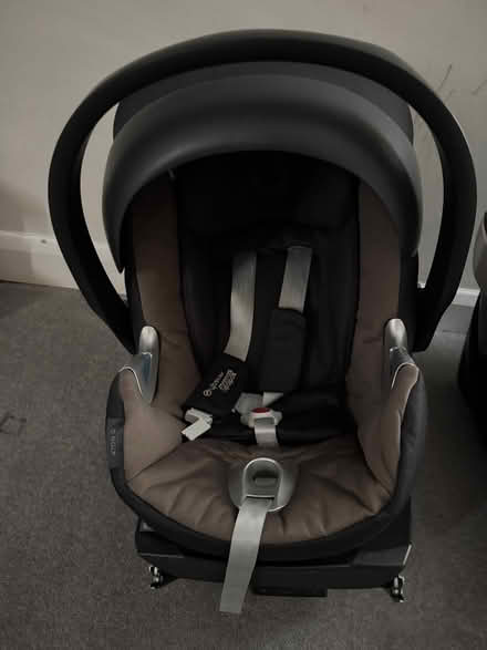 Photo of free Baby car seat (Roehampton SW15) #1