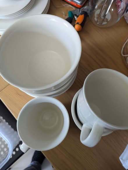 Photo of free 3 deep white bowls and 3 large white mugs (Abraham Heights LA1) #1