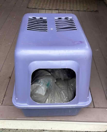 Photo of free cat food dispenser & litter box (Watertown) #1