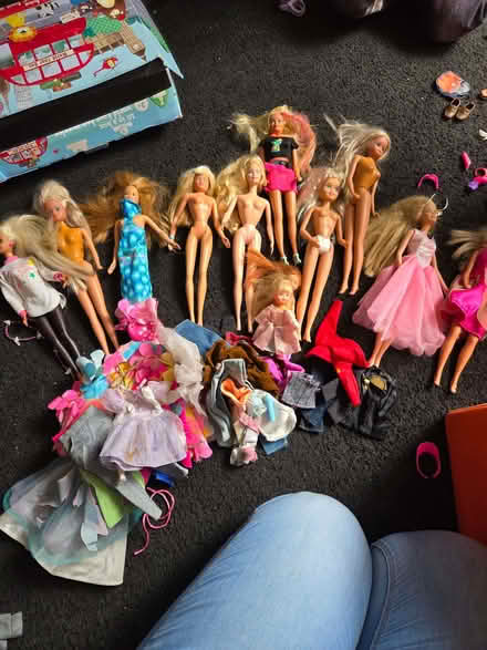 Photo of free barbie dolls and accessories (Holmer Green HP15) #1