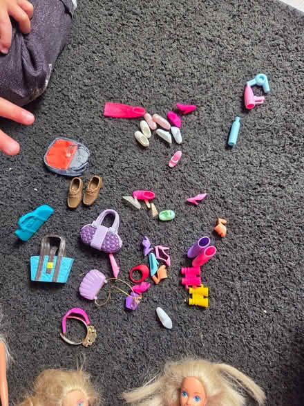 Photo of free barbie dolls and accessories (Holmer Green HP15) #2