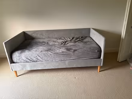 Photo of free Velvet daybed (Lake forest (off of Ellsworth)) #3