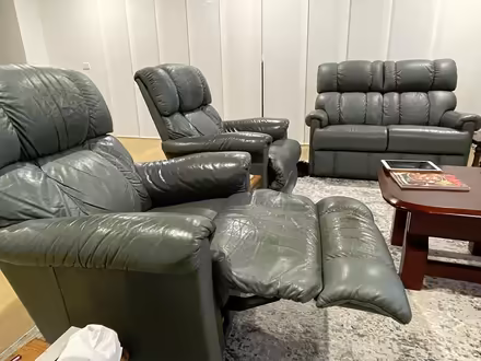 Photo of free Lounge set (North Rothbury) #3