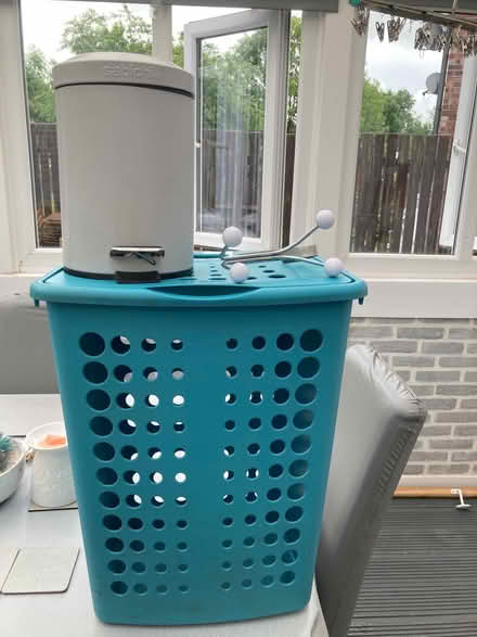 Photo of free Bathroom bits (Great Moor SK3) #1