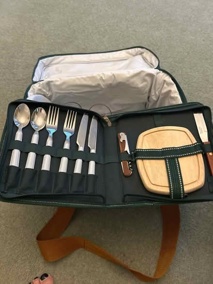 Photo of free Fortnum and Mason insulated picnic bag (De Parys MK40) #2