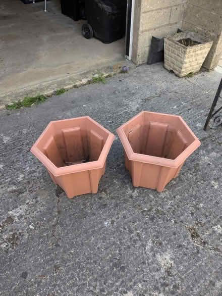 Photo of free 2 x plastic plant pots (BA1) #1