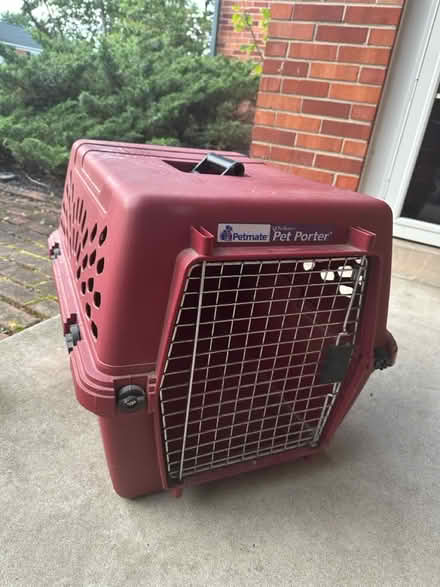 Photo of free Pet Crate (Akron) #1