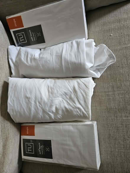 Photo of free 4 Single fitted sheets (Oakridge Park MK14) #1