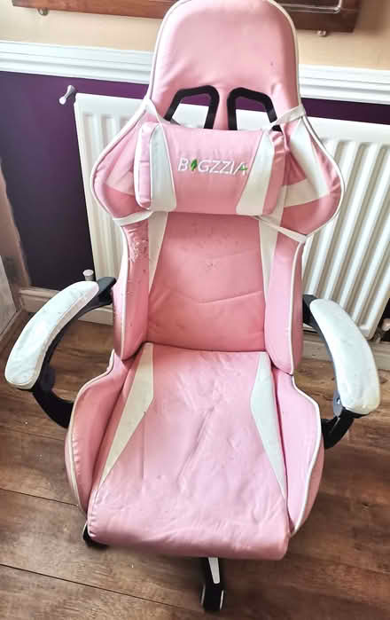 Photo of free Pink adjustable computer/ desk / office chair (Low Beechburn DL15) #1