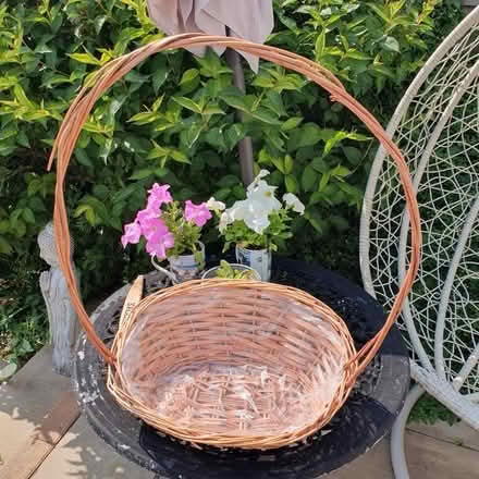 Photo of free Wicker display baset (DE21) #1